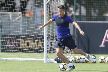 Héctor Moreno, en un entrenamiento en Roma. (@HectorMorenoh)