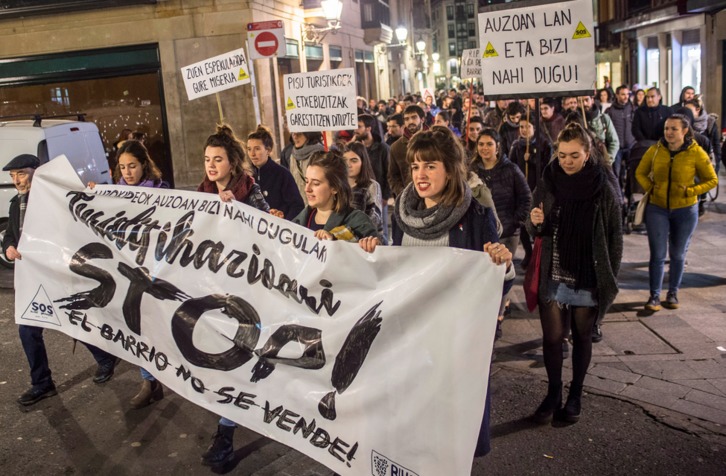 Movilización en el Casco Viejo de Bilbo contra la turistificación. (Marisol RAMIREZ / ARGAZKI PRESS)