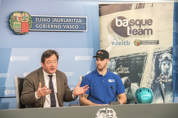 Bingen Zupiria y Lucas Egibar han presentado la expedición vasca en los JJOO de invierno. (Gorka RUBIO / ARGAZKI PRESS)