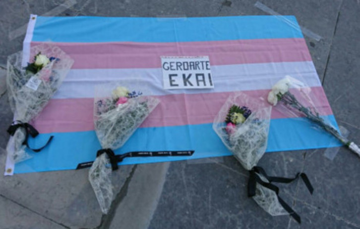 Homenaje al joven transexual Ekai.
