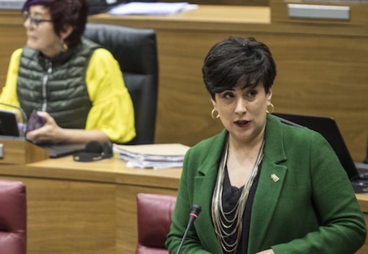 La consejera Solana,en el Parlamento navarro. (Jagoba MANTEROLA/ARGAZKI PRESS)