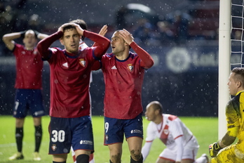 Osasuna se aleja del ascenso tras caer en El Molinón. (Iñigo URIZ / ARGAZKI PRESS)