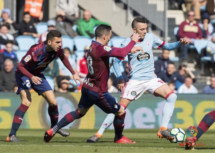Aspas izan da Eibarko atzeko lerroari buruhauste gehien eragin dion jokalaria. (@SDEibar)