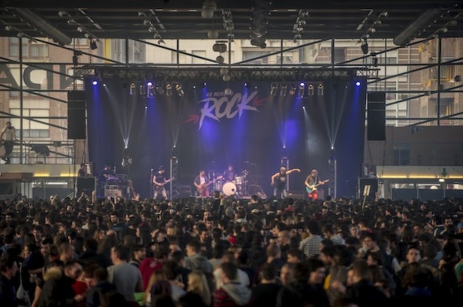 Milaka lagun bildu dira Landako Gunean. (Jaizki FONTANEDA/ARGAZKI PRESS)