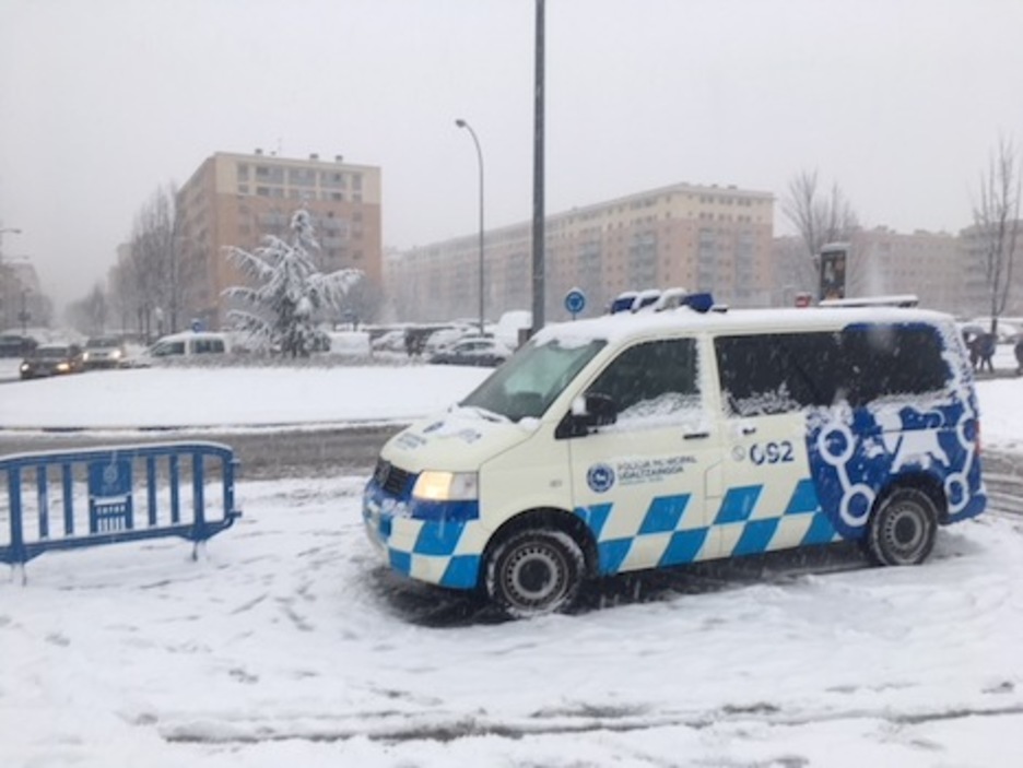 La Policía Municipal ha cortado el acceso a varias cuestas de la ciudad, como la de Santo Domingo.