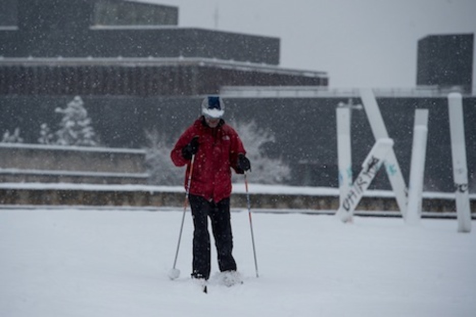 Un esquiador disfruta de la nieve en Baluarte. (Iñigo URIZ/ARGAZKI PRESS) Un esquiador disfruta de la nieve en Baluarte. (Iñigo URIZ/ARGAZKI PRESS)