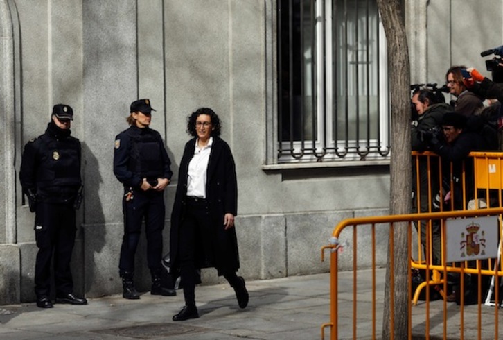 Marta Rovira, exiliada en Ginebra, cuando declaró en el Tribunal Supremo español. (Óscar DEL POZO/AFP)