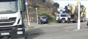 Ertzaintza y Policía española han llevado a cabo el operativo. (@andertxo_gd)