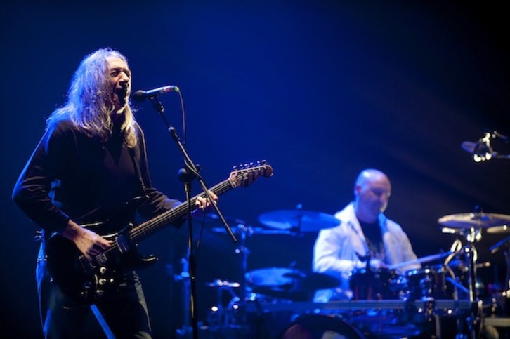 Rosendo, en un concierto ofrecido en 2012 en el Victoria Eugenia de Donostia. (Juan Carlos RUIZ/ARGAZKI PRESS)