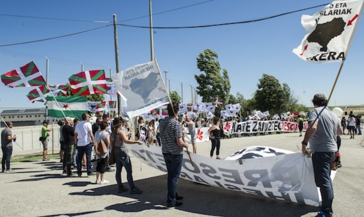 Kalera Kalerak Puertoko espetxera egindako martxa. (Marisol RAMÍREZ/ARGAZKI PRESS)