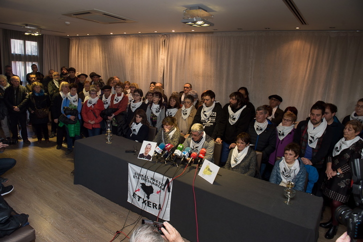Comparecencia de Etxerat y allegados de Rey, hoy en Iruñea. (Iñigo URIZ/ARGAZKI PRESS)