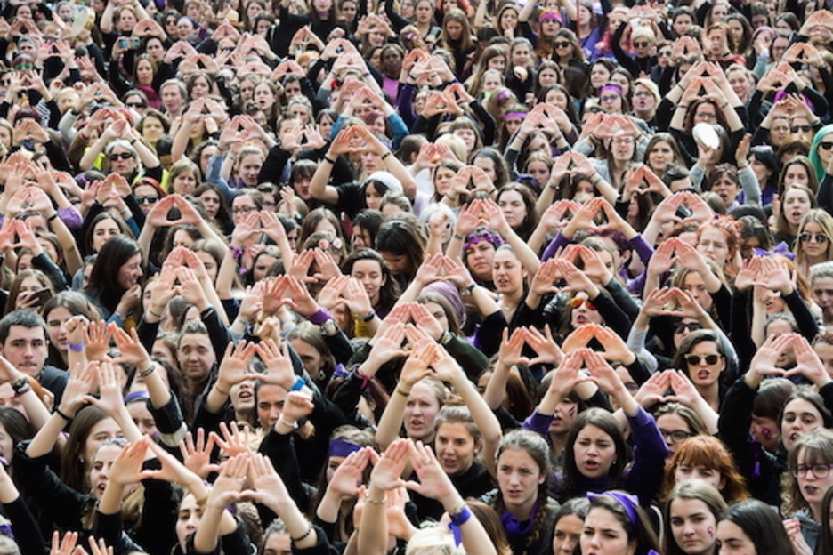 Momento de la movilización en Bilbo. (Luis JAUREGIALTZO/ARGAZKI PRESS) Momento de la movilización en Bilbo. (Luis JAUREGIALTZO/ARGAZKI PRESS)