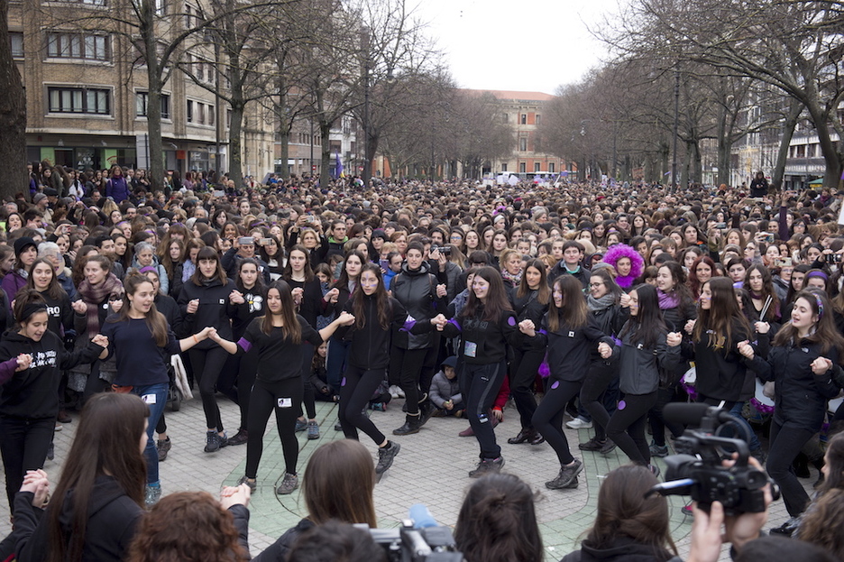 Acto principal en la manifestación de Iruñea. (Iñigo URIZ/ARGAZKI PRESS) Acto principal en la manifestación de Iruñea. (Iñigo URIZ/ARGAZKI PRESS)
