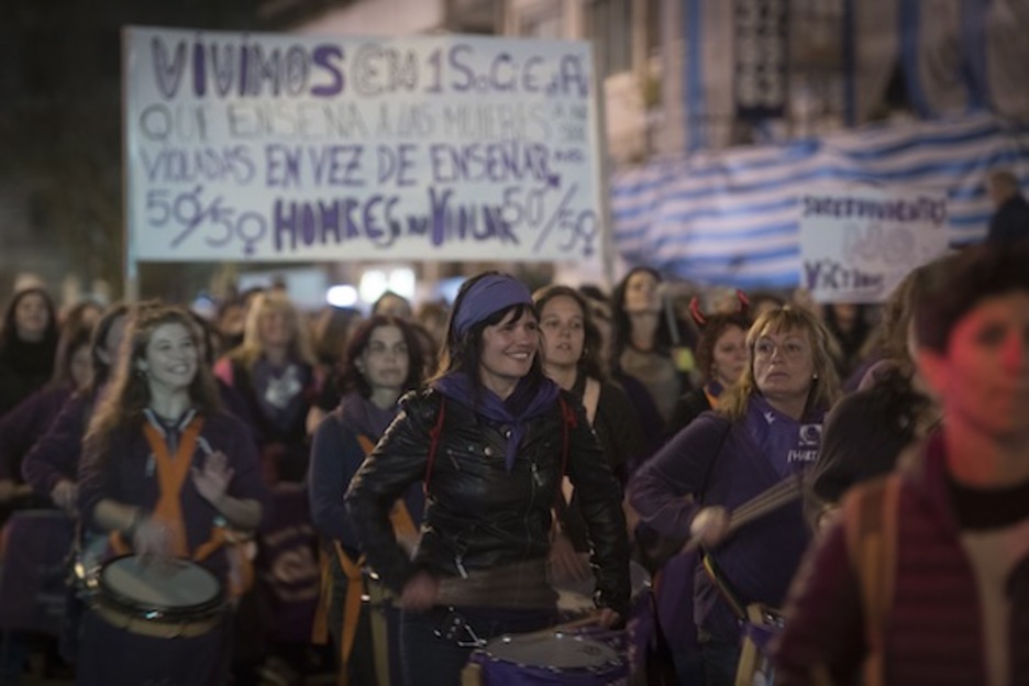 Tambores en la manifestación de Donostia. (Jon URBE/ARGAZKI PRESS) Tambores en la manifestación de Donostia. (Jon URBE/ARGAZKI PRESS)