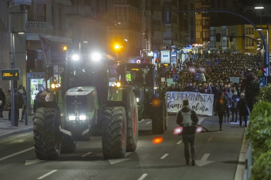 Varios tractores han abierto la manifestación de Gasteiz. (Juanan RUIZ/ARGAZKI PRESS)