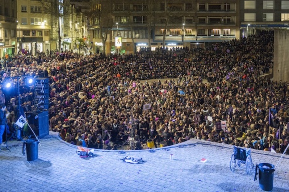 Miles de personas en Gasteiz. (Juanan RUIZ/ARGAZKI PRESS)