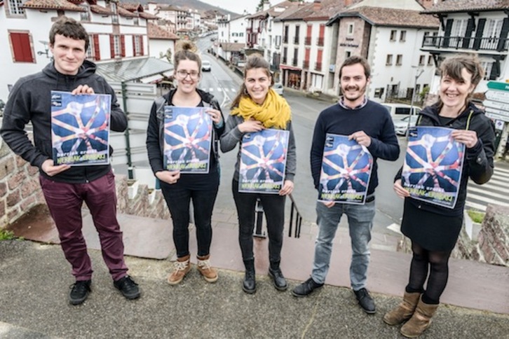 EH Bai eta Aitzinako kideak, Aberri Egunaren aurkezpenean. (Isabelle MIQUELESTORENA)