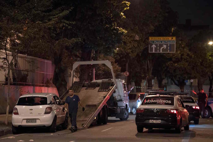Vehículo en el que viajaba Marielle Franco cuando fue tiroteada. (Mauro PIMENTEL / AFP)
