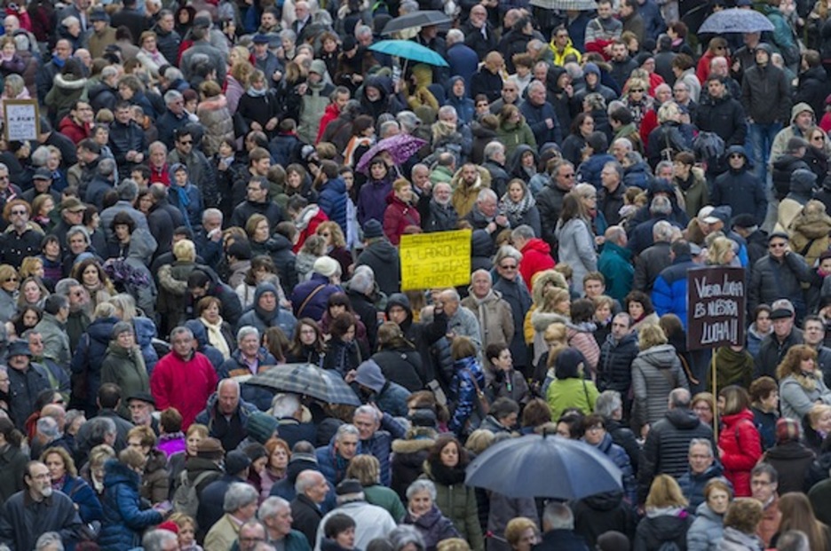 Milaka lagun Gasteizen. (Juanan RUIZ/FOKU) Milaka lagun Gasteizen. (Juanan RUIZ/FOKU)