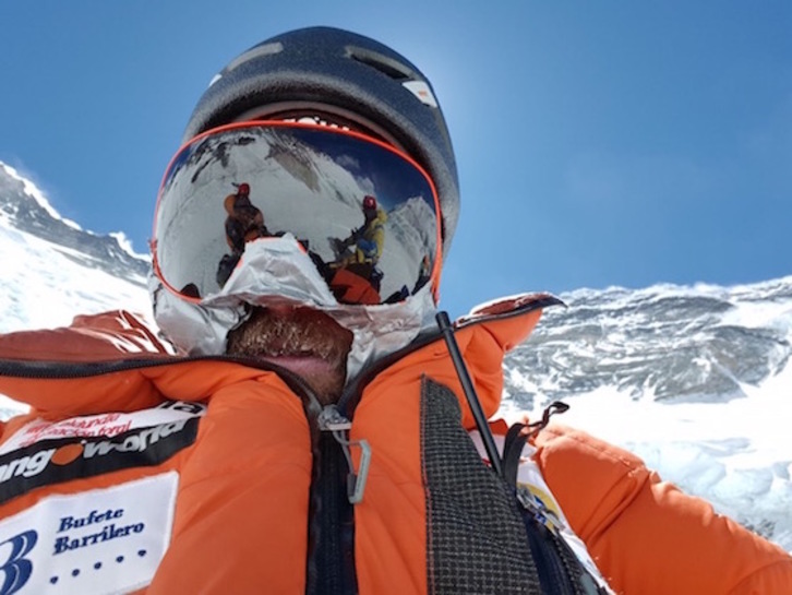 Alex Txikon se despide del Everest por este invierno
