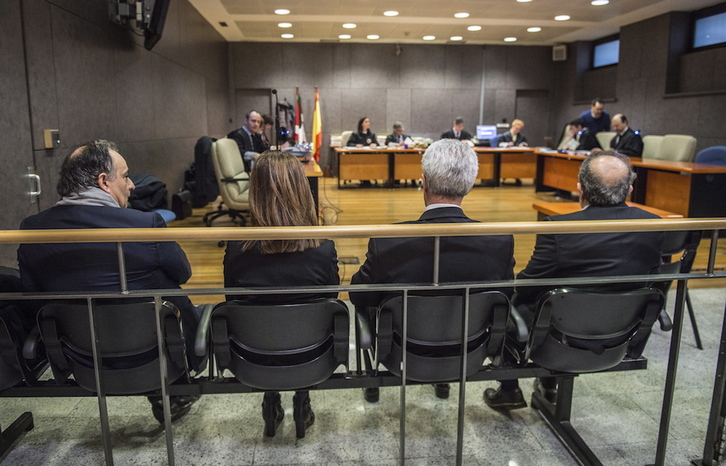 Los cuatro principales acusados del ‘Caso Margüello’, durante la primera sesión del juicio. (Marisol RAMIREZ / ARGAZKI PRESS)