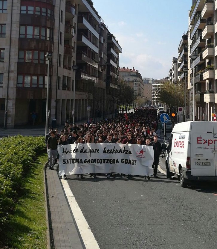 Ikasle Abertzaleen mobilizazioa, Donostian. (@IAbertzaleak)