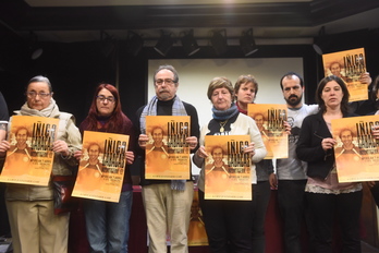 Familiares, amigos y miembros de la plataforma Iñigo Gogoan han presentado los actos por el sexto aniversario de la muerte del joven. (Luis JAUREGIALTZO/FOKU)