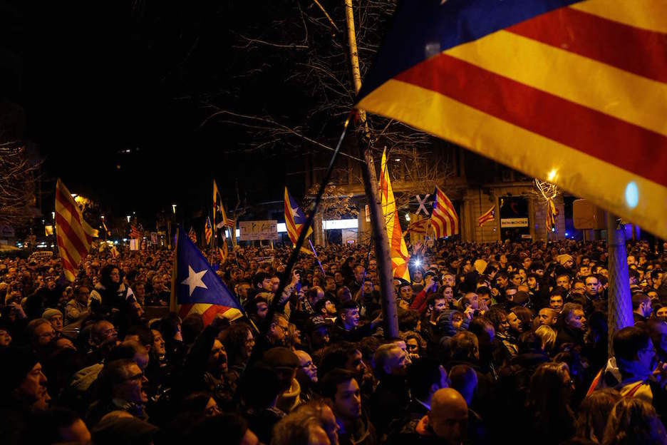 «Llibertat presos polítics», grito unánime. (Pau BARRENA / AFP)