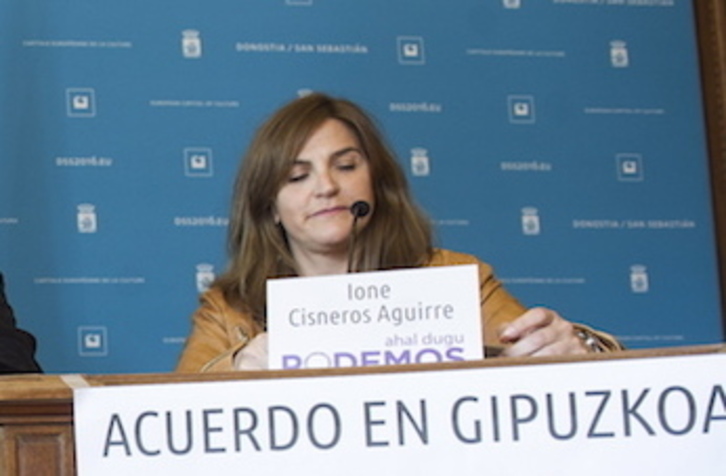 Ione Cisneros, juntera de Podemos en Gipuzkoa, en una comparecencia anterior. (Juan Carlos RUIZ / FOKU)