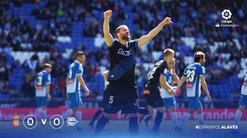 Erasoan zein defentsa lanetan, Laguardia izan da hoberenetariko bat. (@Alaves)