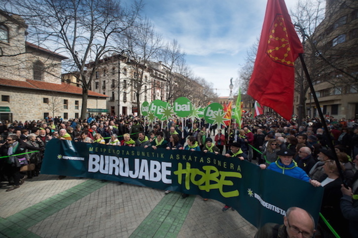 Los participantes en la marcha han llenado el recorrido. (Iñigo URIZ/FOKU)