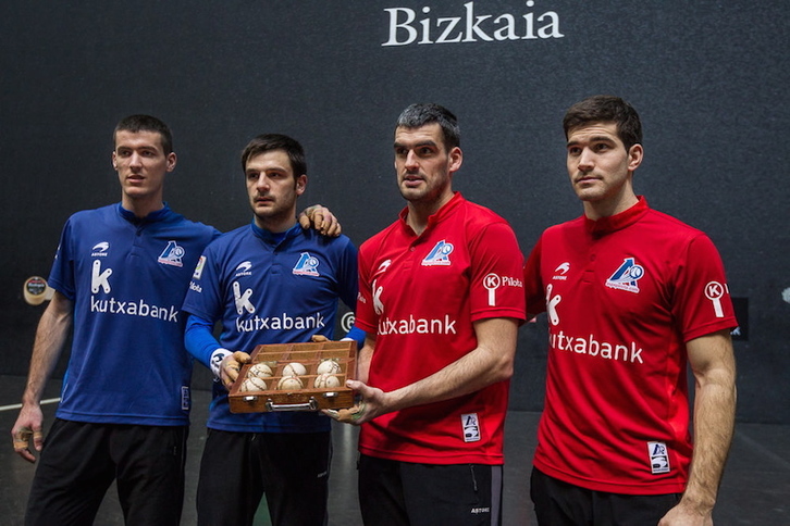 Ezkurdia-Zabaleta eta Elezkano II-Rezusta, aukeratutako pilotekin. (Aritz LOIOLA/FOKU)