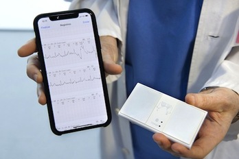 Electrocardiograma visible en una aplicación de teléfono móvil. (GOBIERNO DE NAFARROA)