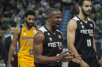 Alegría de los hombres de negro por su importante victoria. (Marisol RAMÍREZ / FOKU)