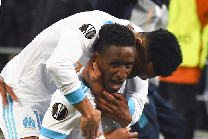 Los jugadores del Olympique celebran uno de sus cinco tantos. ( BORIS HORVAT / AFP)