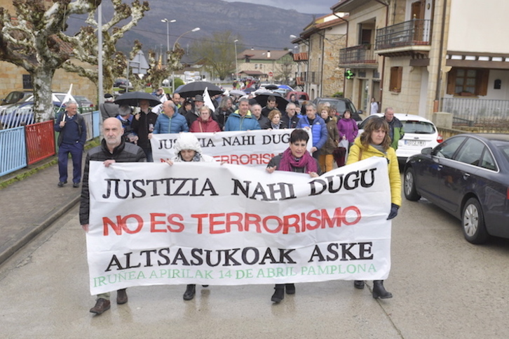 Marcha por los jóvenes de Altsasu en Arbizu, el pasado sábado. (Idoia ZABALETA/FOKU)