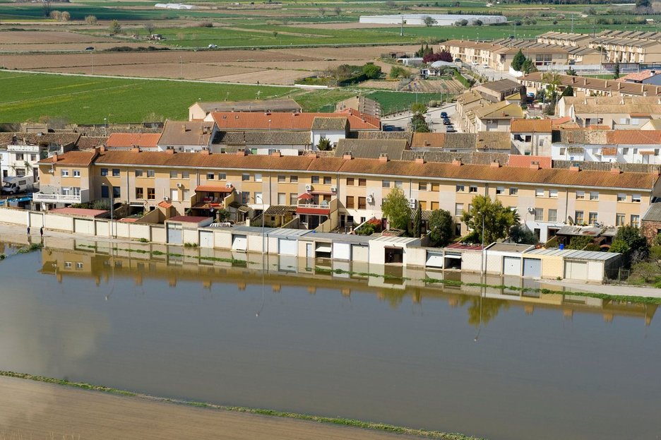 El Ebro desbordado entre Buñuel y Ribaforada.