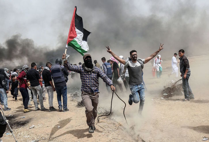 Protestas en Gaza, en las que han muerto cuatro palestinos por disparos de Israel. (Said KHATIB / AFP)