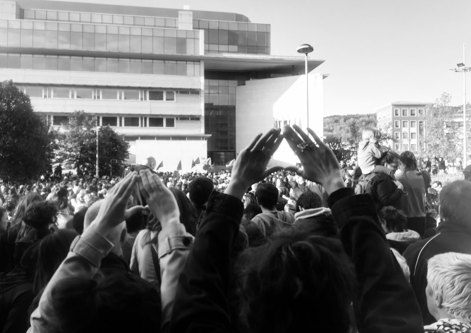 Concentración ante los juzgados de Donostia.