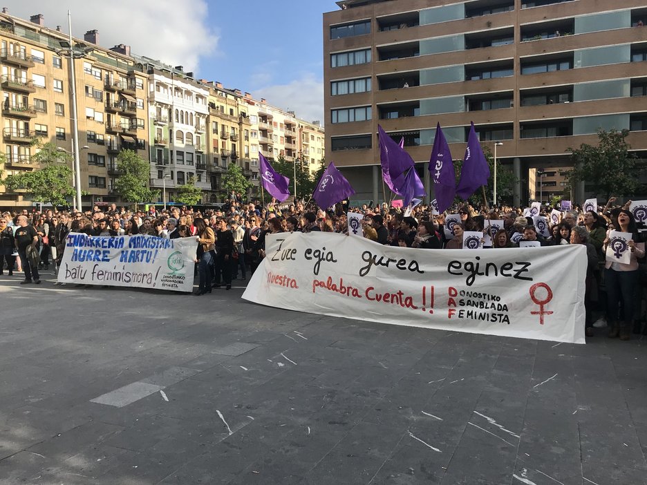 Concentración ante los juzgados de Donostia.