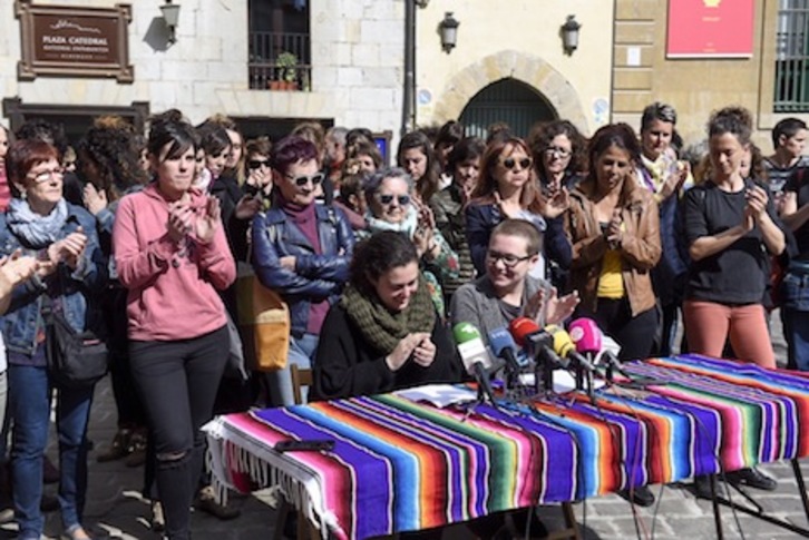 Imagen de la rueda de prensa del Movimiento Feminista de Iruñerria. (Iñigo URIZ/FOKU)