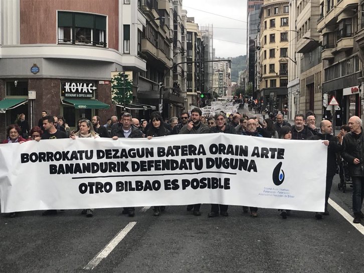 Cabecera de la manifestación que ha recorrido las cales de Bilbo. (@goikodeustu)