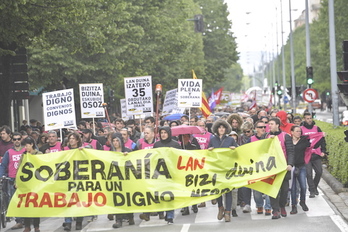 Manifestación de LAB en Iruñea (Idoia ZABALETA/FOKU)