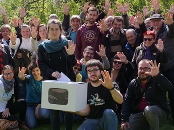 Herri galdeketak egingo dituzten 23 udalerrietako ordezkarien agerraldi bateratua, Laudion. (Monika DEL VALLE/FOKU)