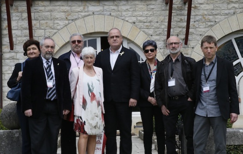 Mitchel Tubiana, Rafa Larreina, Joseba Egibar, Silvianne Alaux, Mertxe Colina, Mixel Berhokoirigoin, Colette Capdevielle eta Rufi Etxeberria. (Bob EDME)