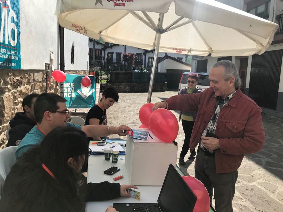 Elgorriagan bozkatu du Sabino Cuadrak. (@AunitzEskuetan) Elgorriagan bozkatu du Sabino Cuadrak. (@AunitzEskuetan)