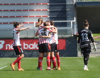 Lezaman geratu dira hiru puntuak. (FOKU)