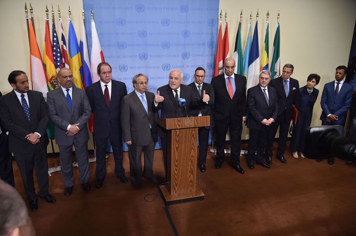 Riyad H. Mansou, representante palestino en la ONU, ha encabezado la comparecencia. (Hector RETAMAL / AFP)