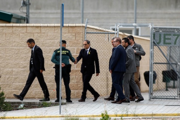Quim Torra, a su llegada a la prisión madrileña de Estremera. (Óscar DEL POZO/AFP)