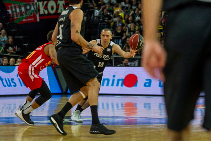 Javi Salgado en el último partido disputado en Miribilla por Bilbao Basket. (Aritz LOIOLA / FOKU)